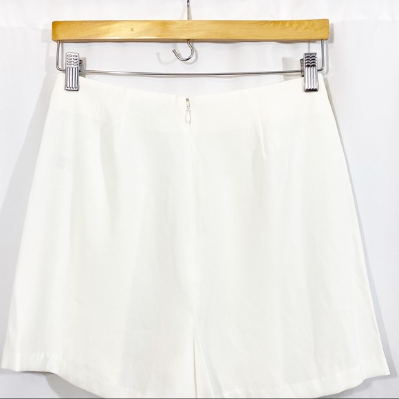 NEW Cupcakes and Cashmere Rummer Lace Up Shorts - Picture 7 of 12